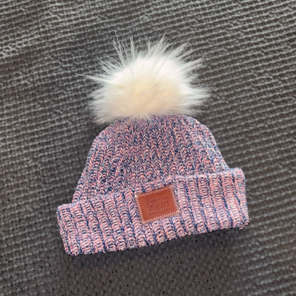 Euc worn twice love your melon beanie with Pom